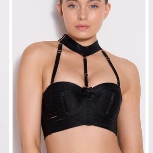 Chic Black Halter Women's Bralette